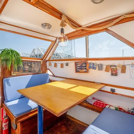 アパート Guestready - Corleone Boat In Parque Nacoes リスボン