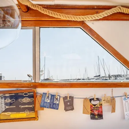 Guestready - Corleone Boat In Parque Nacoes * リスボン