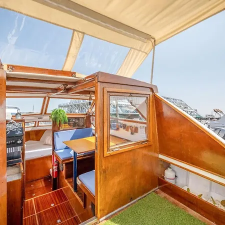Guestready - Corleone Boat In Parque Nacoes アパート