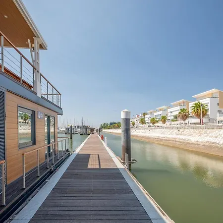 Guestready - Corleone Boat In Parque Nacoes *