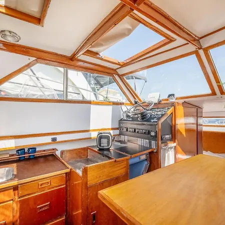 Guestready - Corleone Boat In Parque Nacoes *